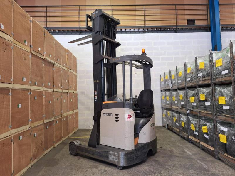 Рiч-трак Crown ESR 5260: фото 10 Рiч-трак Crown ESR 5260: фото 10