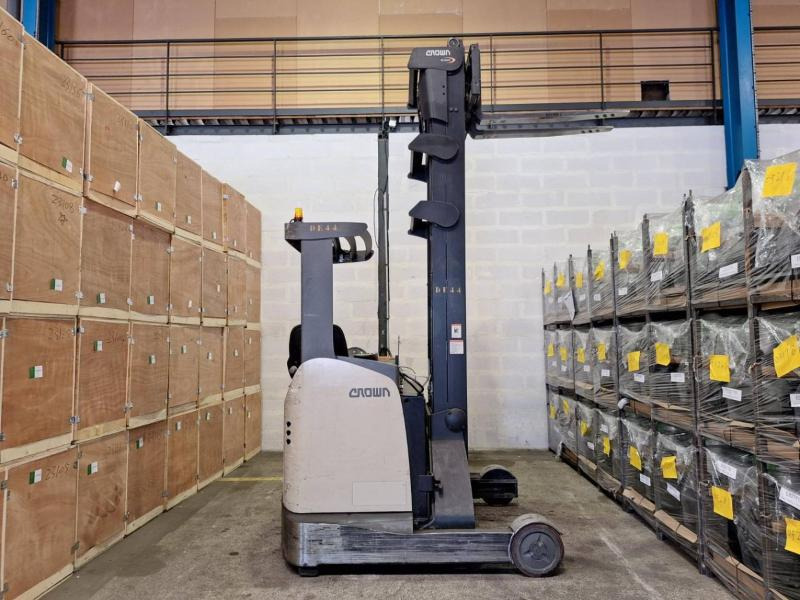 Рiч-трак Crown ESR 5260: фото 8 Рiч-трак Crown ESR 5260: фото 8