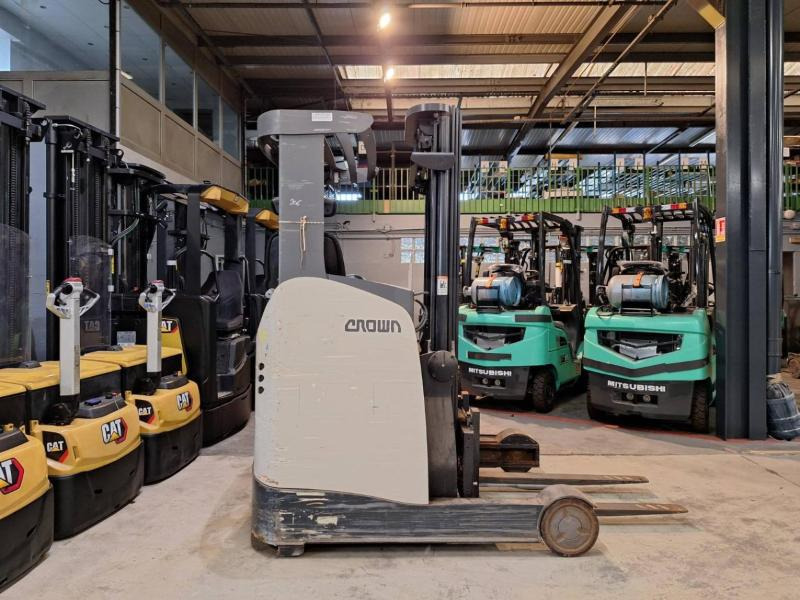 Crown ESR5240-1.4 - Рiч-трак: фото 3 Crown ESR5240-1.4 - Рiч-трак: фото 3