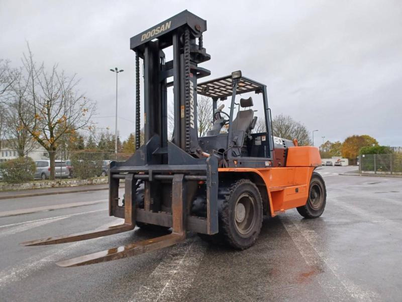 Doosan D1808-S - Дизельний навантажувач: фото 2 Doosan D1808-S - Дизельний навантажувач: фото 2