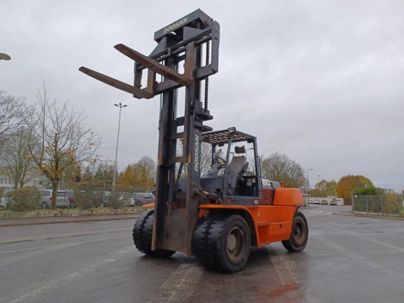 Doosan D1808-S - Дизельний навантажувач: фото 1 Doosan D1808-S - Дизельний навантажувач: фото 1