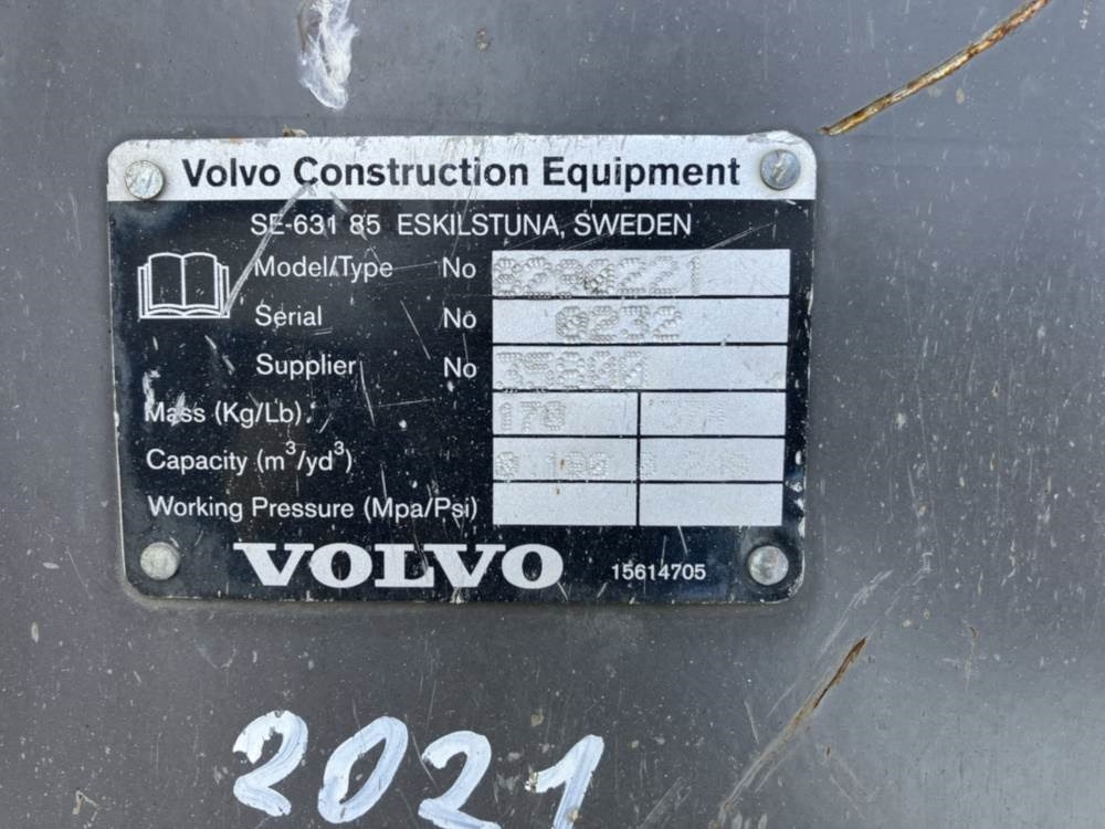 Volvo Böschungslöffel starr - Екскаватор-навантажувач: фото 4 Volvo Böschungslöffel starr - Екскаватор-навантажувач: фото 4