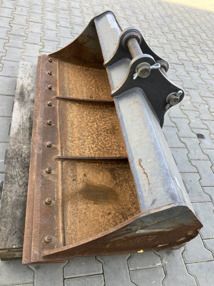 Volvo Böschungslöffel starr - Екскаватор-навантажувач: фото 3 Volvo Böschungslöffel starr - Екскаватор-навантажувач: фото 3