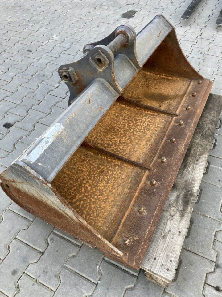 Volvo Böschungslöffel starr - Екскаватор-навантажувач: фото 1 Volvo Böschungslöffel starr - Екскаватор-навантажувач: фото 1