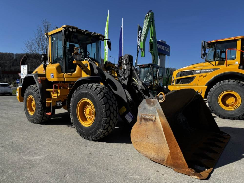 Volvo L90H - Колісний навантажувач: фото 1 Volvo L90H - Колісний навантажувач: фото 1