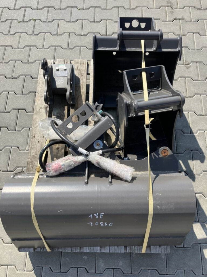 Volvo Löffelset inkl. Schnellwechsler für EC18 - Екскаватор-навантажувач: фото 5 Volvo Löffelset inkl. Schnellwechsler für EC18 - Екскаватор-навантажувач: фото 5