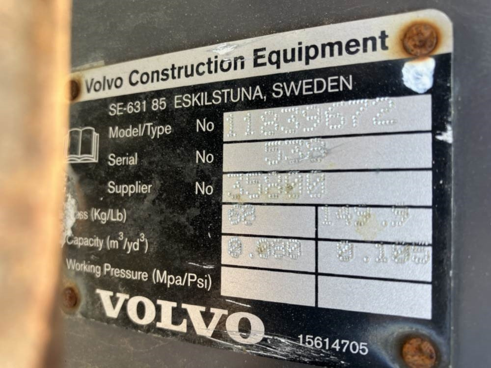 Volvo Tieflöffel mit Zähne - Festanbau - Екскаватор-навантажувач: фото 4 Volvo Tieflöffel mit Zähne - Festanbau - Екскаватор-навантажувач: фото 4