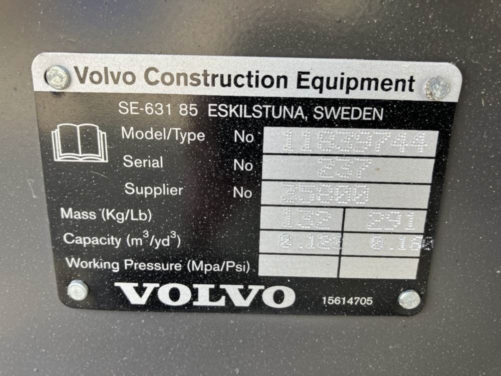 Volvo Tieflöffel mit Zähnen - Екскаватор-навантажувач: фото 3 Volvo Tieflöffel mit Zähnen - Екскаватор-навантажувач: фото 3