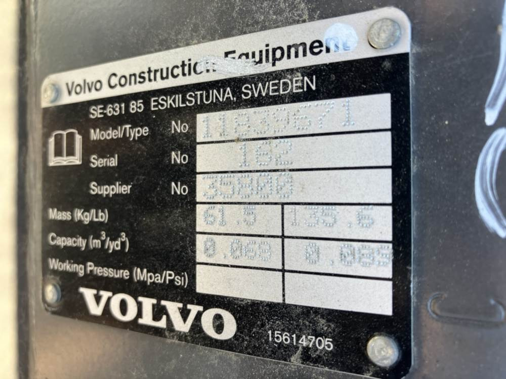 Volvo Tieflöffel mit Zähnen - Festanbau - Екскаватор-навантажувач: фото 5 Volvo Tieflöffel mit Zähnen - Festanbau - Екскаватор-навантажувач: фото 5