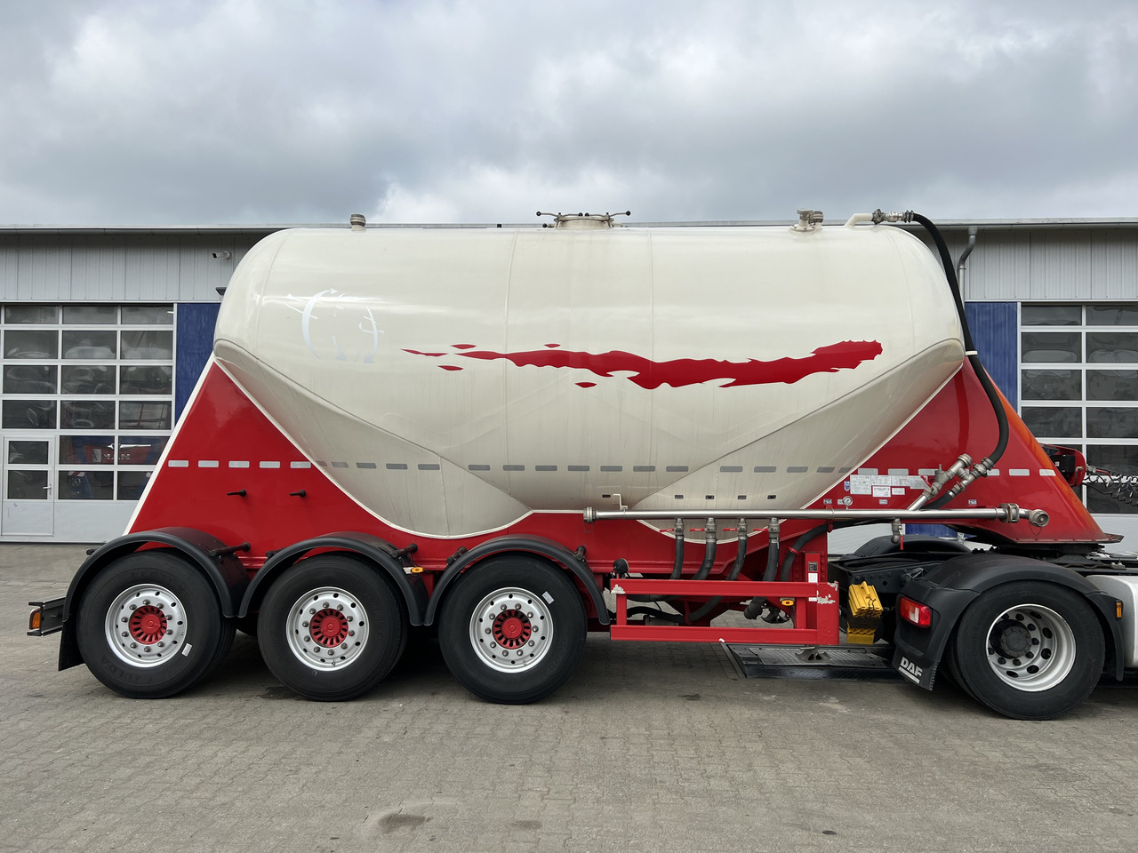 FELDBINDER O.ME.P.S. CM27 Zementsilo 3 Achse - Напівпричіп цистерна для сипучих вантажів: фото 2 FELDBINDER O.ME.P.S. CM27 Zementsilo 3 Achse - Напівпричіп цистерна для сипучих вантажів: фото 2