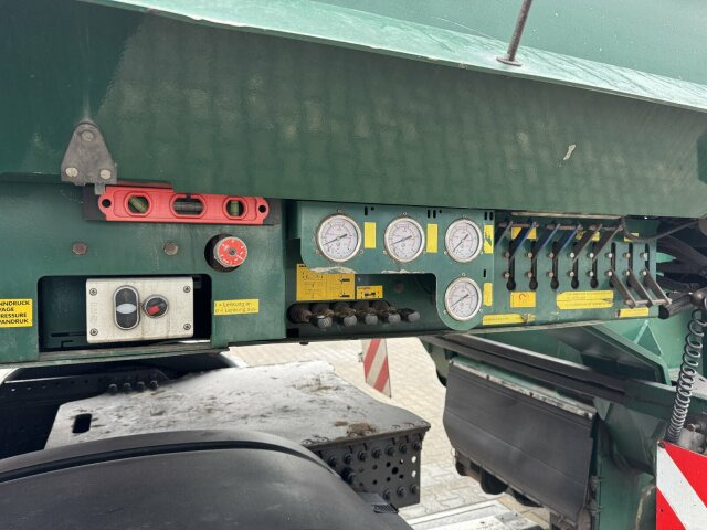 Faymonville STBZ-6VA Tieflader 4+2 Achse + Schwerlast *83 T - Низькорамна платформа напівпричіп: фото 2 Faymonville STBZ-6VA Tieflader 4+2 Achse + Schwerlast *83 T - Низькорамна платформа напівпричіп: фото 2