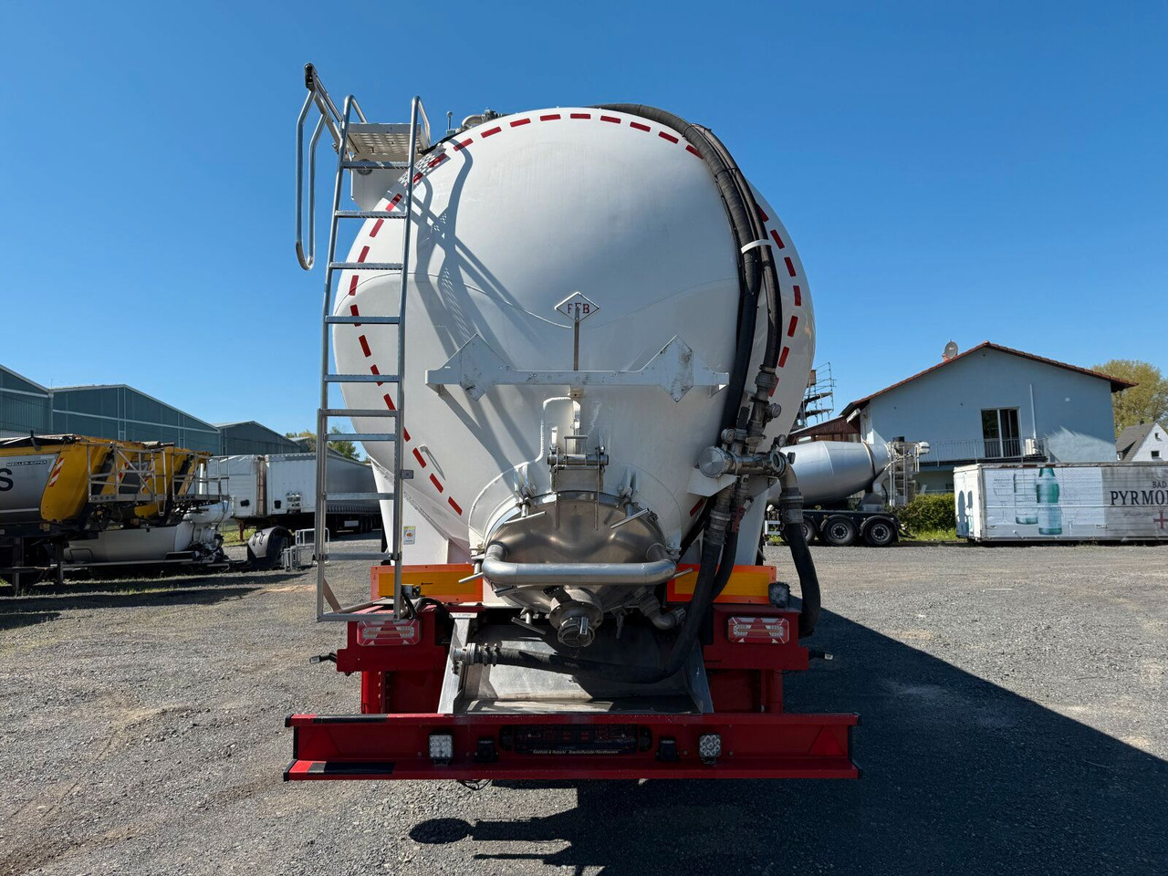 Feldbinder KIP 60.3 Silo 60.000 L 3 Achse ADR - Напівпричіп цистерна для сипучих вантажів: фото 4 Feldbinder KIP 60.3 Silo 60.000 L 3 Achse ADR - Напівпричіп цистерна для сипучих вантажів: фото 4