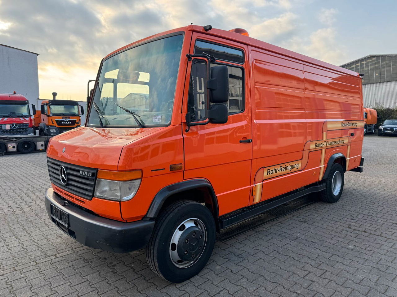 Mercedes-Benz Vario 818D Kanalreiniger Rockstroh Drain Jet 100 - Комунальна/ Спеціальна техніка, Комерційний автомобіль: фото 3 Mercedes-Benz Vario 818D Kanalreiniger Rockstroh Drain Jet 100 - Комунальна/ Спеціальна техніка, Комерційний автомобіль: фото 3