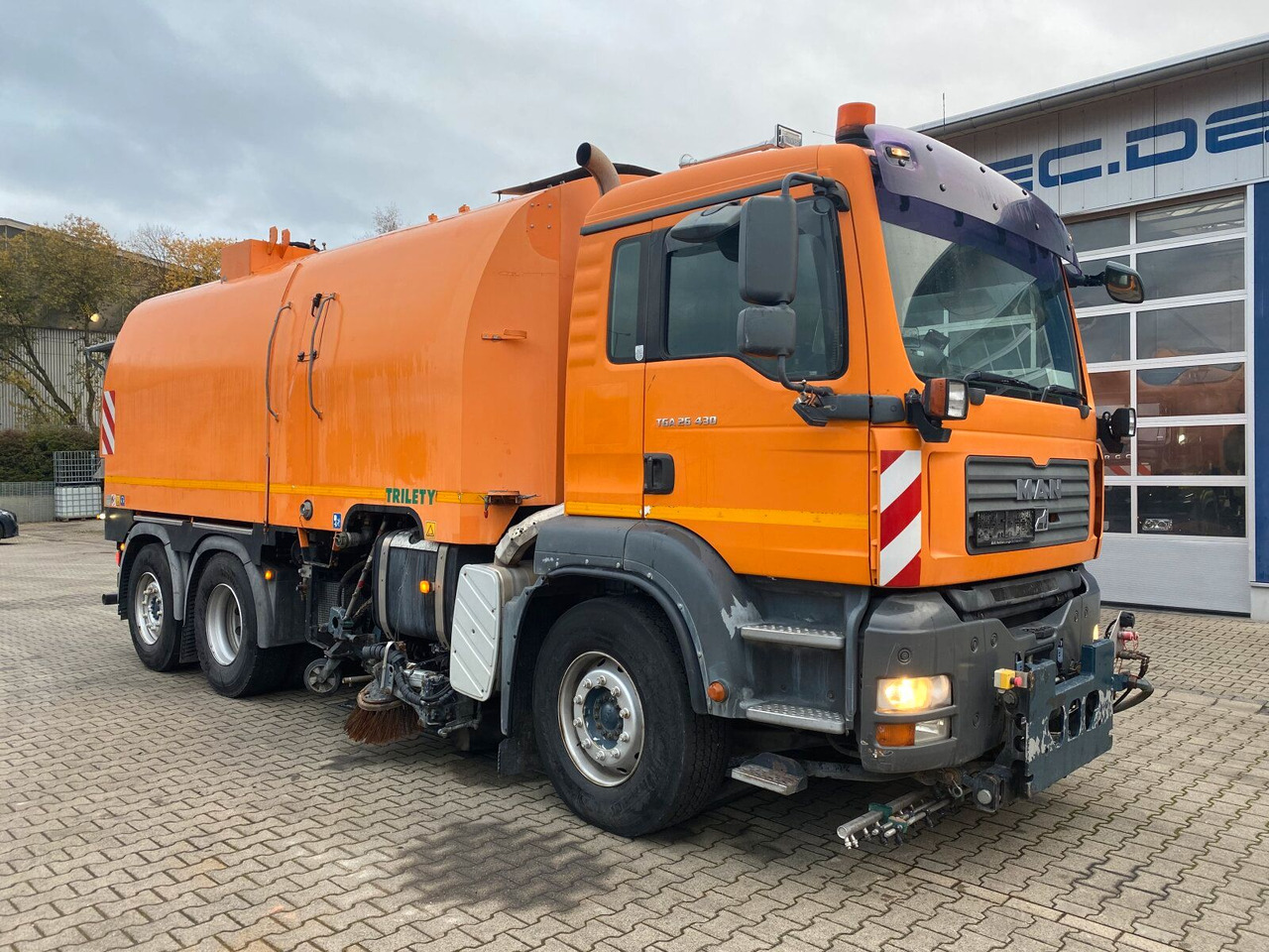 MAN TGA 26.430 6x2-2 LL - Підмітально-прибиральна машина: фото 1 MAN TGA 26.430 6x2-2 LL - Підмітально-прибиральна машина: фото 1