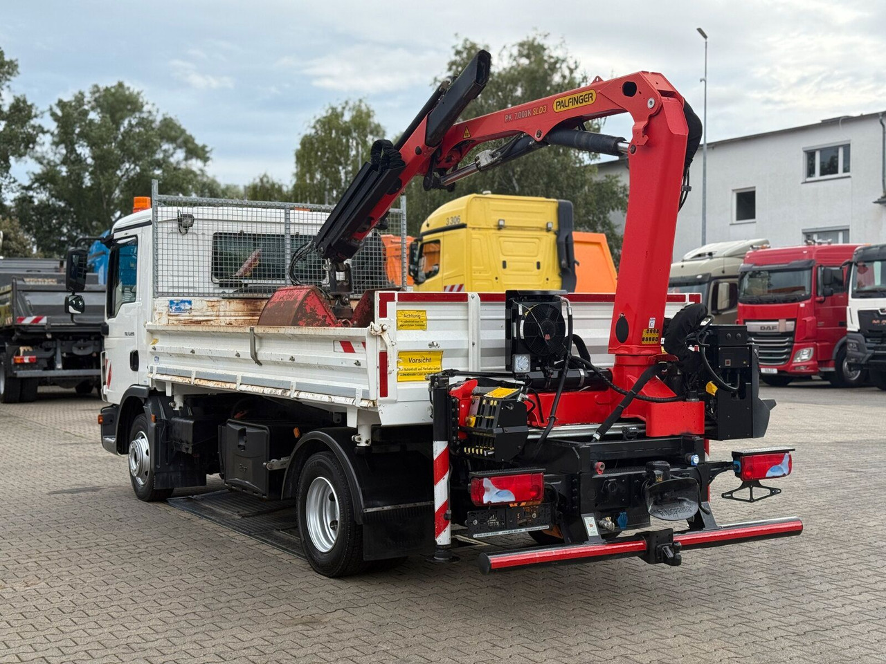 MAN TGL 8.220 4x2 Kipper Kran Palfinger 7.001-K A - Вантажівка з маніпулятором, Самоскид вантажівка: фото 5 MAN TGL 8.220 4x2 Kipper Kran Palfinger 7.001-K A - Вантажівка з маніпулятором, Самоскид вантажівка: фото 5