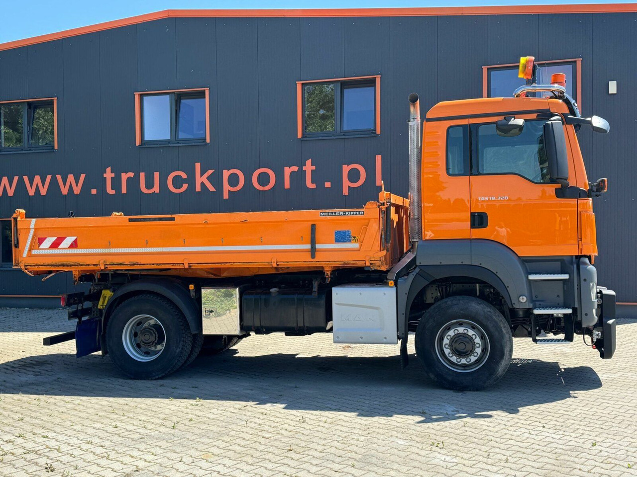 MAN TGS 18.320 4x4 BL Euro 6 Kipper + Winterdienst - Самоскид вантажівка: фото 4 MAN TGS 18.320 4x4 BL Euro 6 Kipper + Winterdienst - Самоскид вантажівка: фото 4