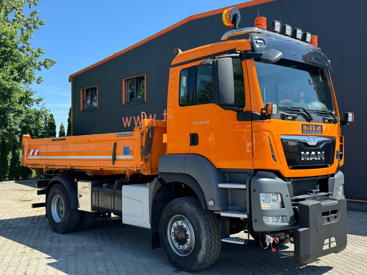 MAN TGS 18.320 4x4 BL Euro 6 Kipper + Winterdienst - Самоскид вантажівка: фото 1 MAN TGS 18.320 4x4 BL Euro 6 Kipper + Winterdienst - Самоскид вантажівка: фото 1