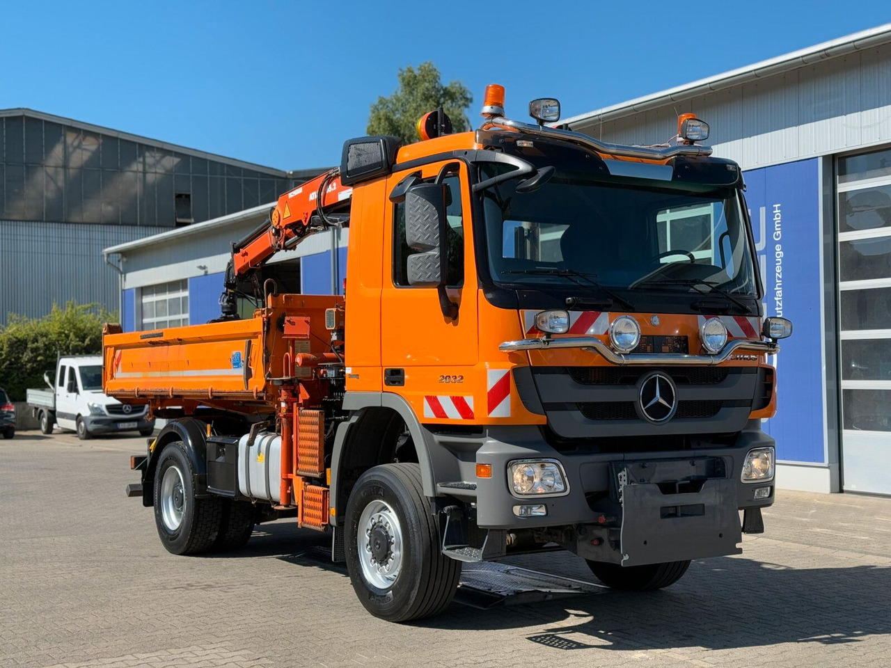 Mercedes-Benz ACTROS 2044 4x4 Kipper Kran ATLAS 65.2 A2L - Самоскид вантажівка, Вантажівка з маніпулятором: фото 1 Mercedes-Benz ACTROS 2044 4x4 Kipper Kran ATLAS 65.2 A2L - Самоскид вантажівка, Вантажівка з маніпулятором: фото 1
