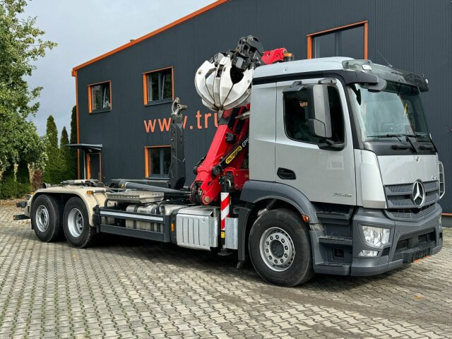 Mercedes-Benz ACTROS 2546 6x2 Abrollkip Kran Palfinger Q150Z95 - Гаковий мультиліфт вантажівка, Вантажівка з маніпулятором: фото 1 Mercedes-Benz ACTROS 2546 6x2 Abrollkip Kran Palfinger Q150Z95 - Гаковий мультиліфт вантажівка, Вантажівка з маніпулятором: фото 1