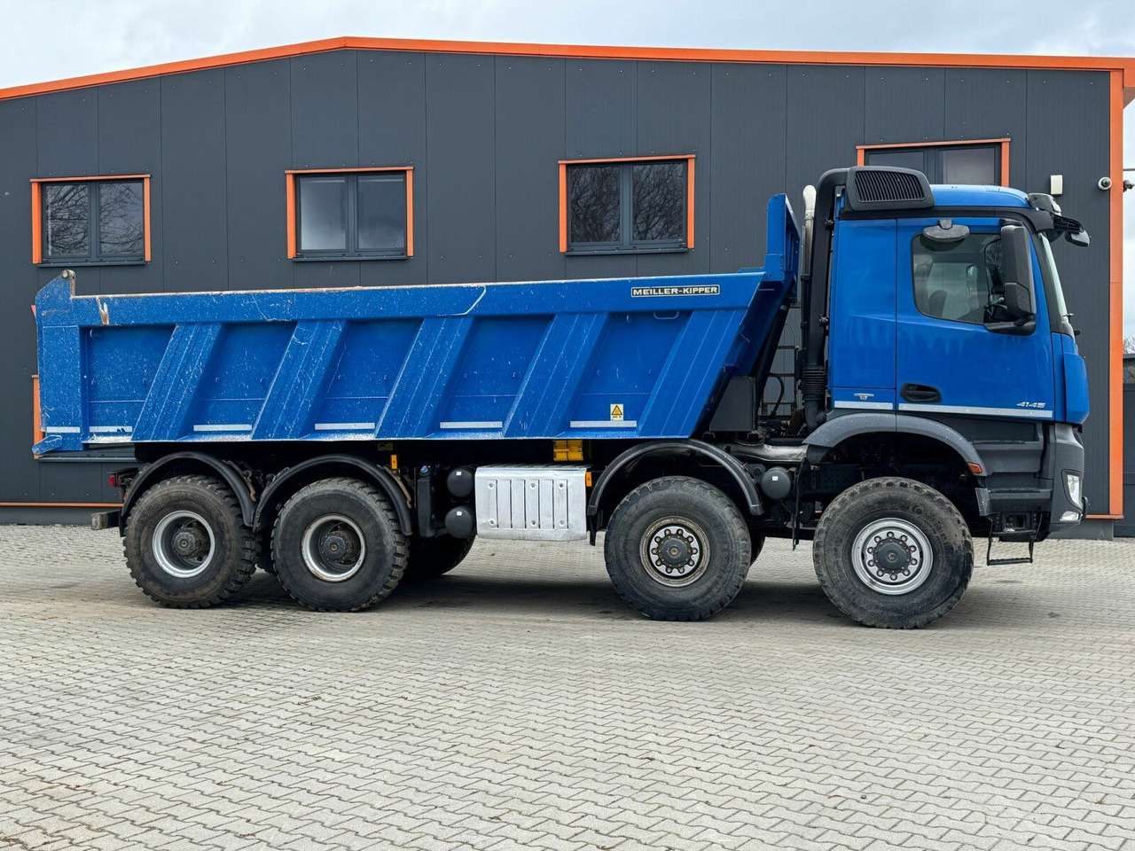 Mercedes-Benz AROCS 4145 8x8 EURO6 Muldenkipper TOP! - Самоскид вантажівка: фото 4 Mercedes-Benz AROCS 4145 8x8 EURO6 Muldenkipper TOP! - Самоскид вантажівка: фото 4