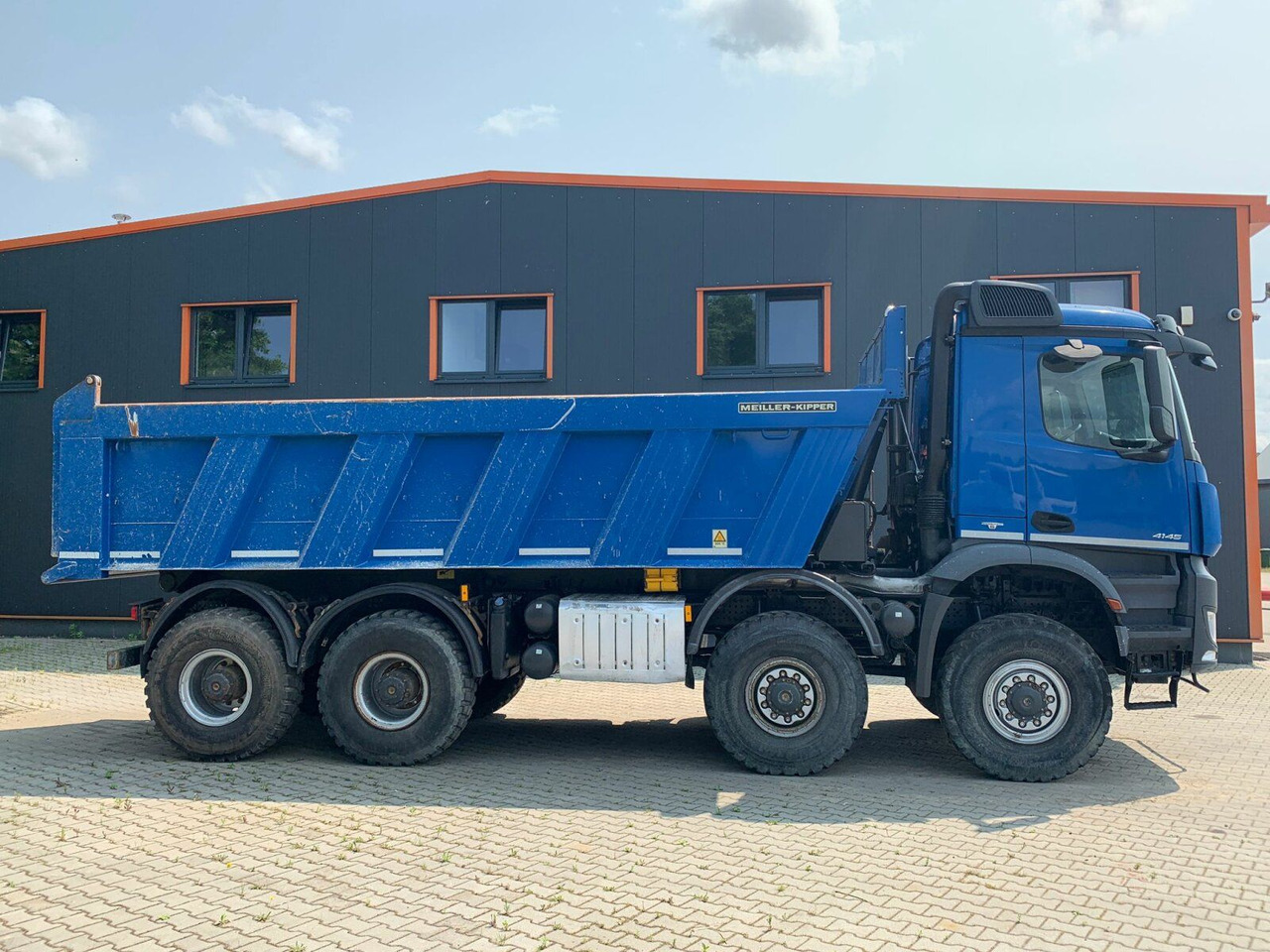 Mercedes-Benz AROCS 4145 8x8 EURO6 Muldenkipper TOP! - Самоскид вантажівка: фото 3 Mercedes-Benz AROCS 4145 8x8 EURO6 Muldenkipper TOP! - Самоскид вантажівка: фото 3