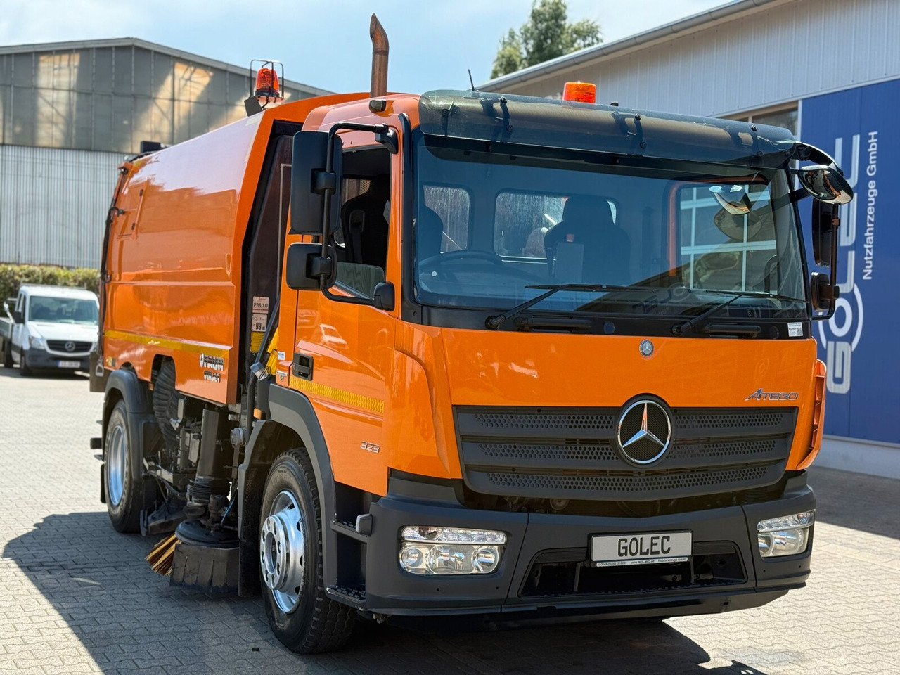 Mercedes-Benz ATEGO 1323 4x2 Kehrmaschine FAUN Viajet 6R/H - Підмітально-прибиральна машина: фото 1 Mercedes-Benz ATEGO 1323 4x2 Kehrmaschine FAUN Viajet 6R/H - Підмітально-прибиральна машина: фото 1