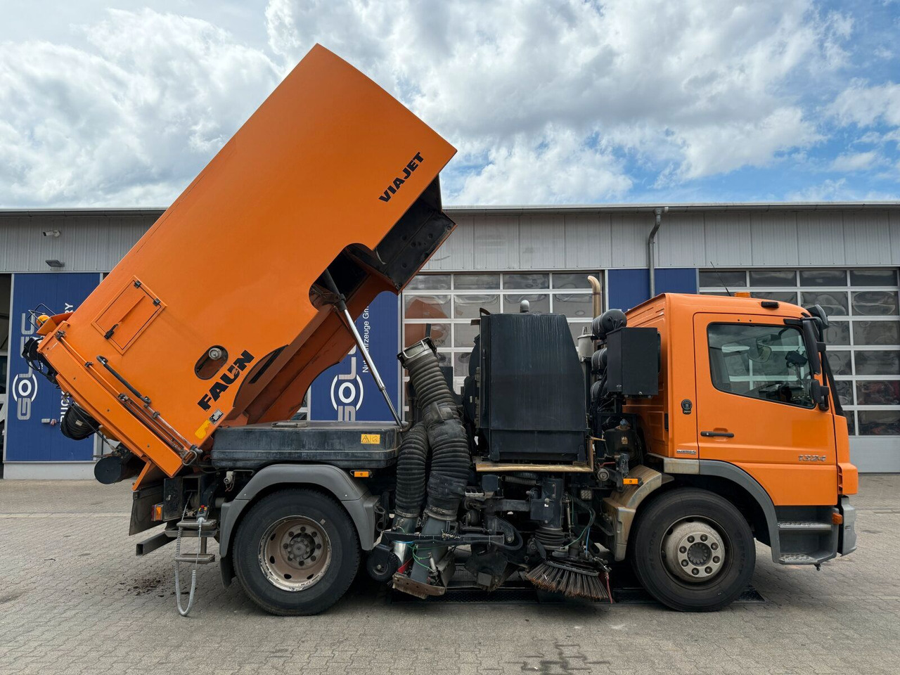 Mercedes-Benz Atego 1324 4x2 Kehrmaschine Viajet 6R/L - Підмітально-прибиральна машина: фото 3 Mercedes-Benz Atego 1324 4x2 Kehrmaschine Viajet 6R/L - Підмітально-прибиральна машина: фото 3