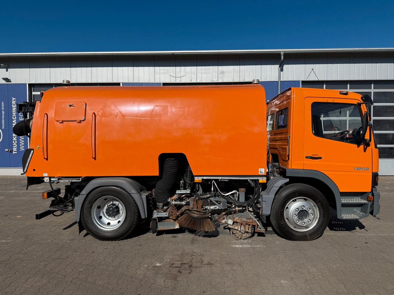 Mercedes-Benz Atego 1518 4x2 Kehrmaschine Bucher 500 - Підмітально-прибиральна машина: фото 2 Mercedes-Benz Atego 1518 4x2 Kehrmaschine Bucher 500 - Підмітально-прибиральна машина: фото 2