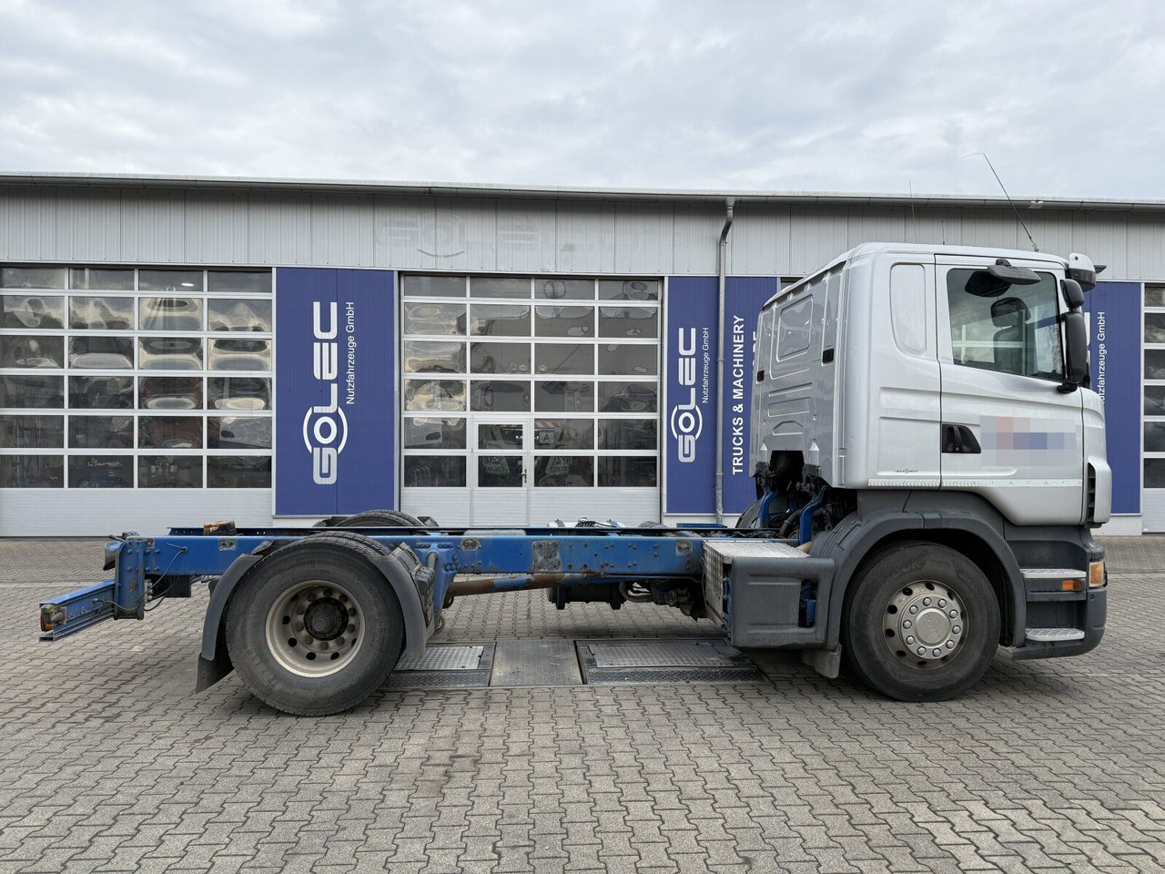 Scania R 420 Tankwagen ADR Fahrgestell Retarder Volluft - Вантажівка цистерна: фото 2 Scania R 420 Tankwagen ADR Fahrgestell Retarder Volluft - Вантажівка цистерна: фото 2