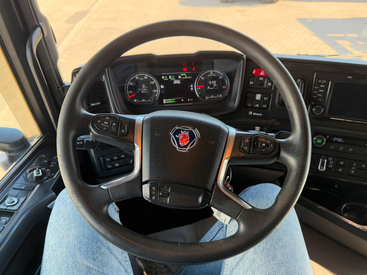 Тягач Scania G450 XT 4x4 Euro 6 SZM Kipphydraulik Blatt/ Luft: фото 9
