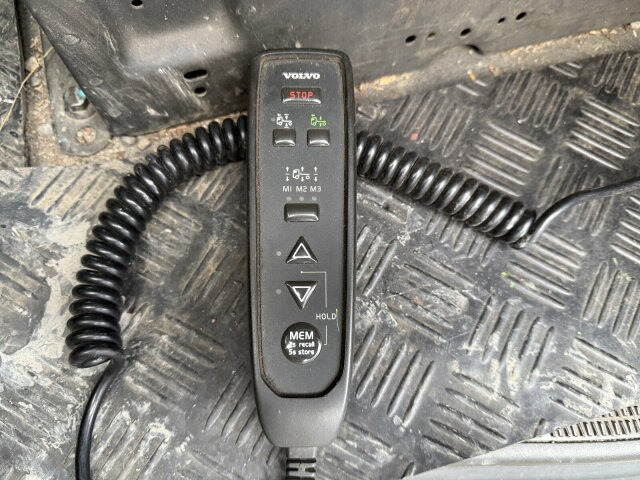 Volvo FH 510 8x4 Holztransporter Kran PENZ *Anhänger - Лісовоз, Вантажівка з маніпулятором: фото 4 Volvo FH 510 8x4 Holztransporter Kran PENZ *Anhänger - Лісовоз, Вантажівка з маніпулятором: фото 4