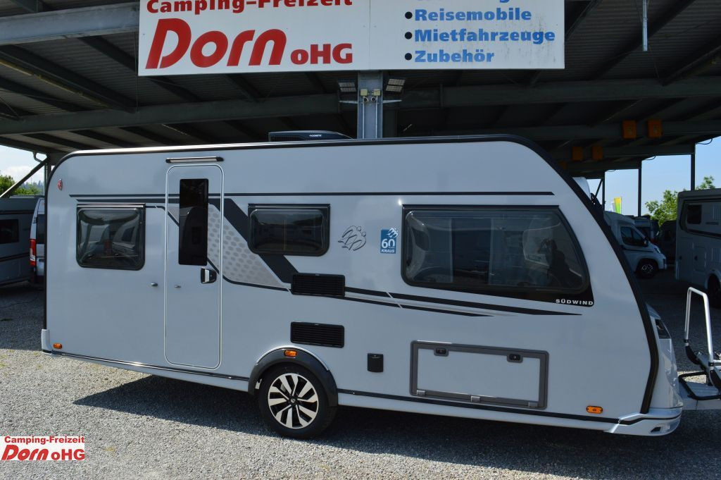 Knaus Südwind 500 EU 60 Years Dachklima - Причіп дача: фото 1 Knaus Südwind 500 EU 60 Years Dachklima - Причіп дача: фото 1