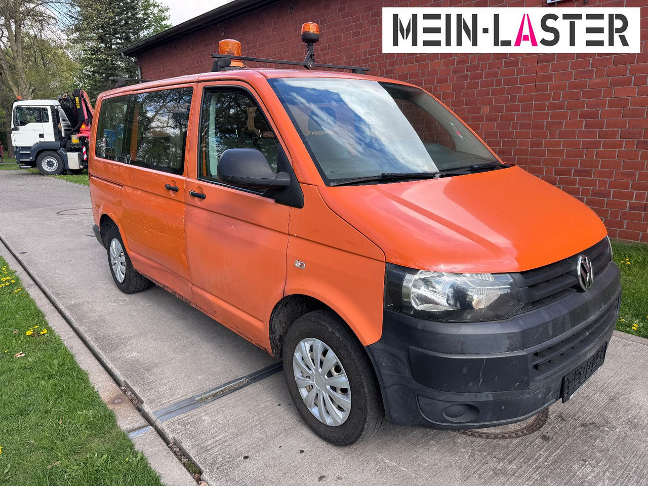 Volkswagen T5 2.0 tdi Bus 9 Sitzer - Пасажирський фургон: фото 1 Volkswagen T5 2.0 tdi Bus 9 Sitzer - Пасажирський фургон: фото 1