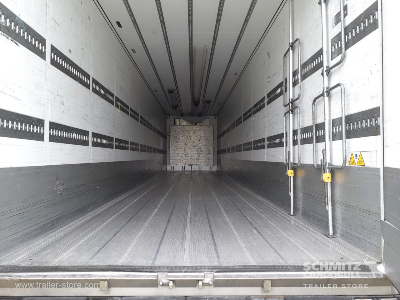 SCHMITZ Reefer Standard Taillift - Ізотермічний напівпричіп: фото 3 SCHMITZ Reefer Standard Taillift - Ізотермічний напівпричіп: фото 3