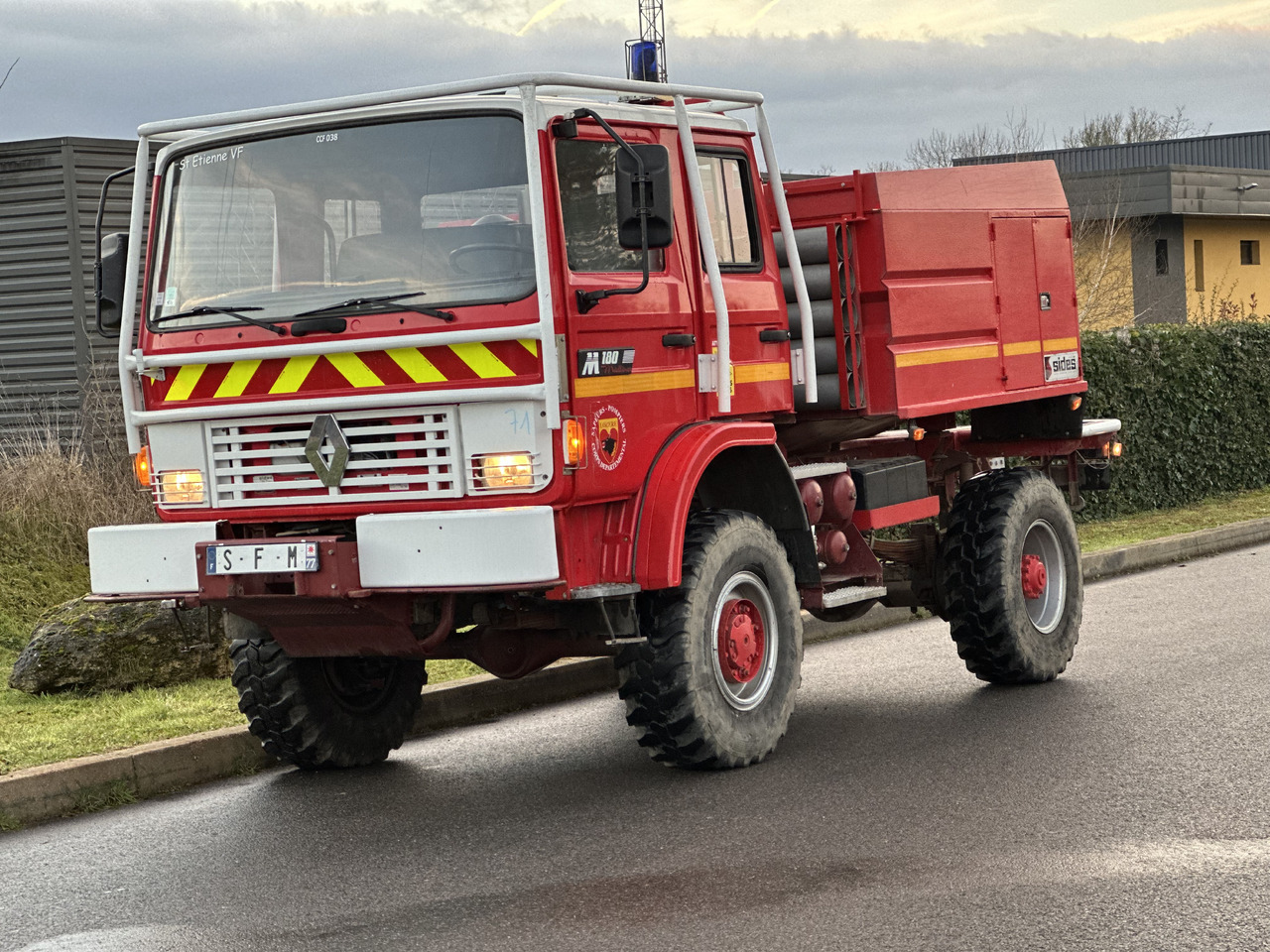 RENAULT M180 - Пожежна машина: фото 1 RENAULT M180 - Пожежна машина: фото 1
