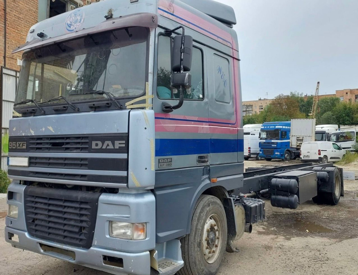 DAF 95XF380 - Вантажівка шасі: фото 2 DAF 95XF380 - Вантажівка шасі: фото 2