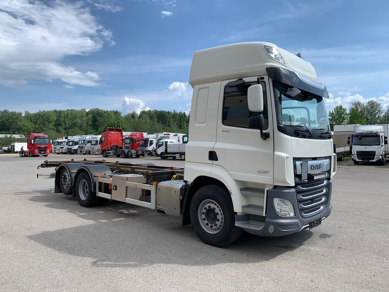 DAF CF 530 - Вантажівка шасі: фото 1 DAF CF 530 - Вантажівка шасі: фото 1