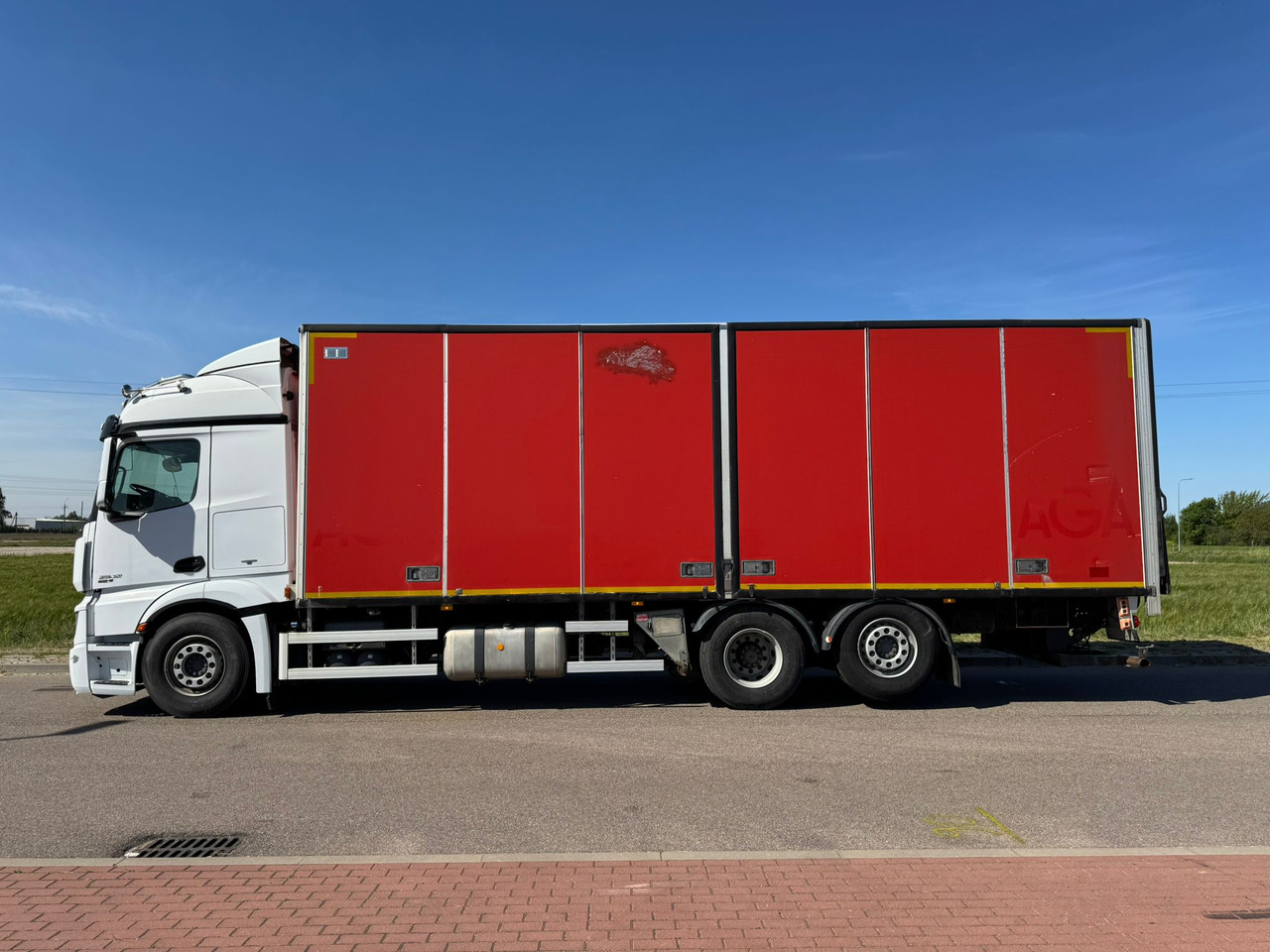 MERCEDES-BENZ ACTROS 2542 - Вантажівка з закритим кузовом: фото 5 MERCEDES-BENZ ACTROS 2542 - Вантажівка з закритим кузовом: фото 5