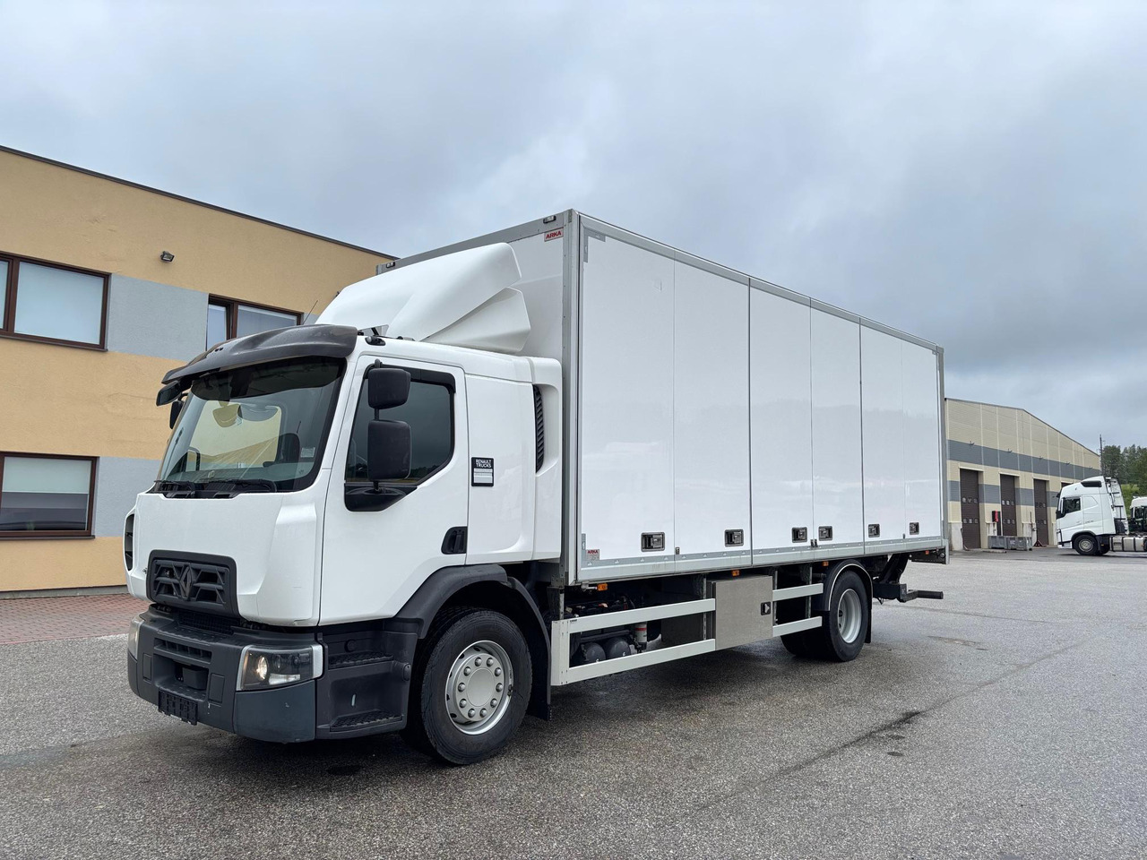 RENAULT D WIDE 320 - Вантажівка з закритим кузовом: фото 3 RENAULT D WIDE 320 - Вантажівка з закритим кузовом: фото 3