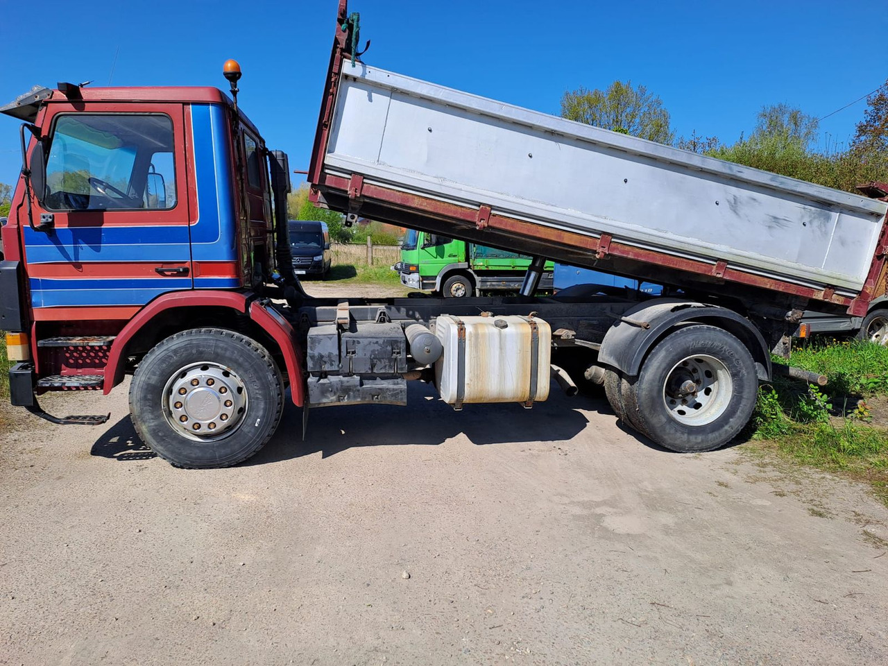 SCANIA 93 - Самоскид вантажівка: фото 3 SCANIA 93 - Самоскид вантажівка: фото 3