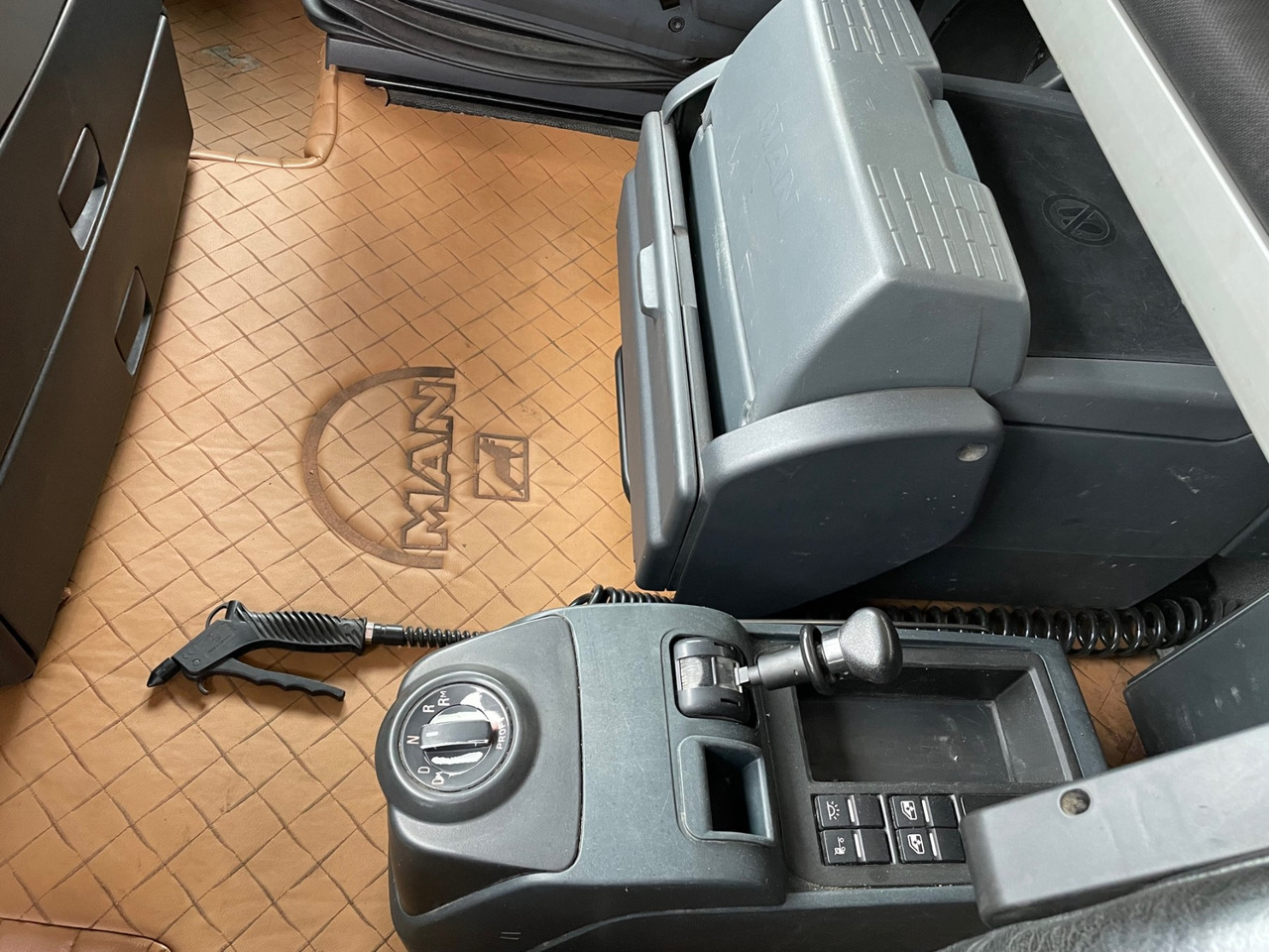 Тягач MAN TGX 28.560: фото 11