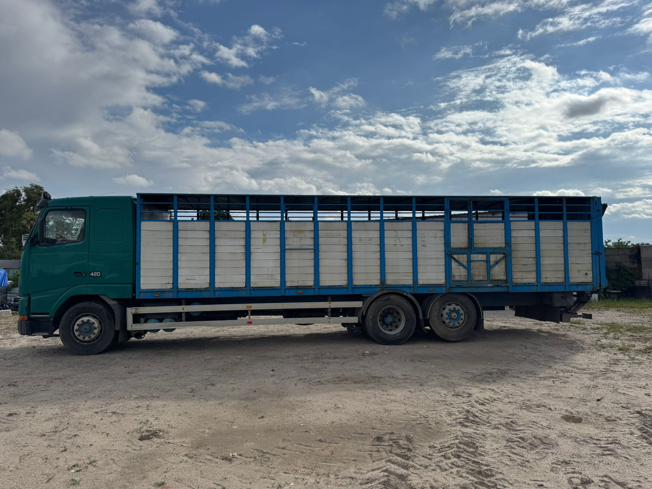 VOLVO FH12.420 - Бортова вантажівка/ Платформа: фото 4 VOLVO FH12.420 - Бортова вантажівка/ Платформа: фото 4