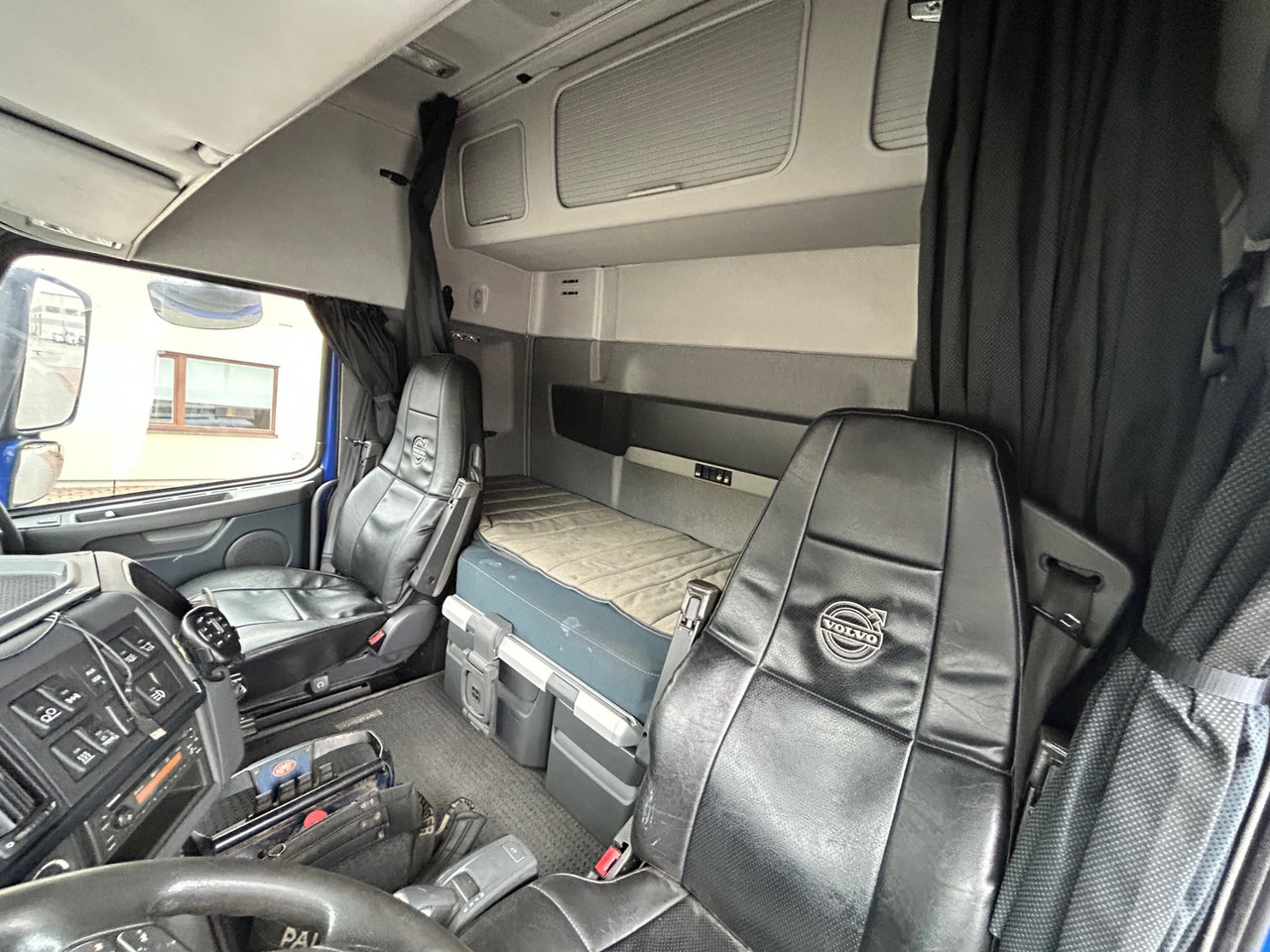 Бортова вантажівка/ Платформа, Вантажівка з маніпулятором VOLVO FH460: фото 12