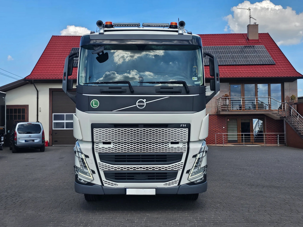 VOLVO FH500 - Гаковий мультиліфт вантажівка: фото 2 VOLVO FH500 - Гаковий мультиліфт вантажівка: фото 2