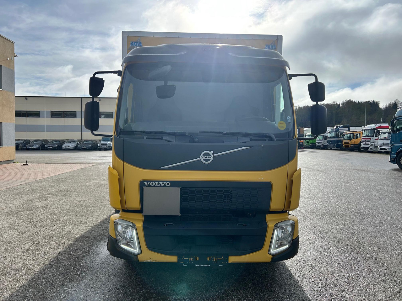 VOLVO FL250 - Вантажівка з закритим кузовом: фото 4 VOLVO FL250 - Вантажівка з закритим кузовом: фото 4
