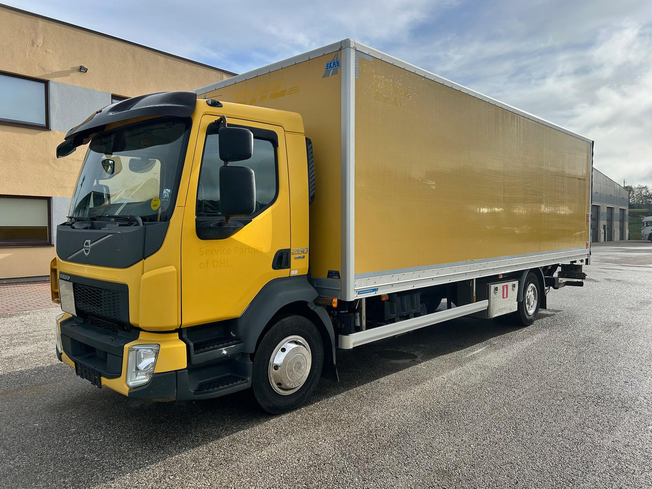 VOLVO FL250 - Вантажівка з закритим кузовом: фото 3 VOLVO FL250 - Вантажівка з закритим кузовом: фото 3
