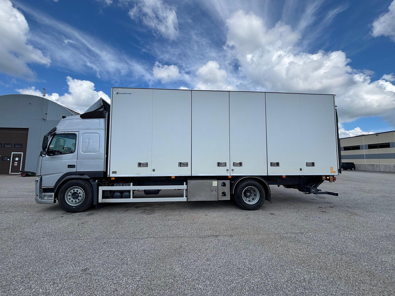 VOLVO FM330 - Вантажівка з закритим кузовом: фото 5 VOLVO FM330 - Вантажівка з закритим кузовом: фото 5