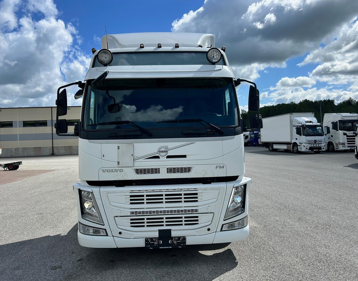 VOLVO FM330 - Вантажівка шасі: фото 3 VOLVO FM330 - Вантажівка шасі: фото 3