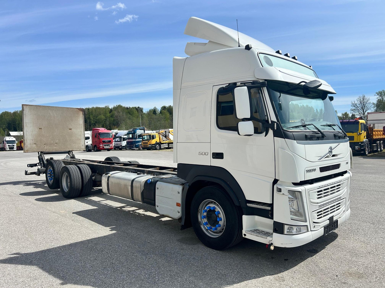 VOLVO FM500 - Вантажівка шасі: фото 1 VOLVO FM500 - Вантажівка шасі: фото 1