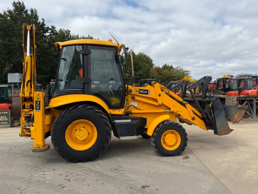 JCB 3 CX - Екскаватор-навантажувач: фото 1 JCB 3 CX - Екскаватор-навантажувач: фото 1